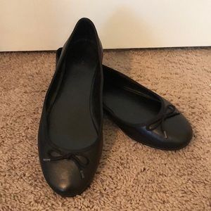 Banana Republic Leather Bow Flats, size 8